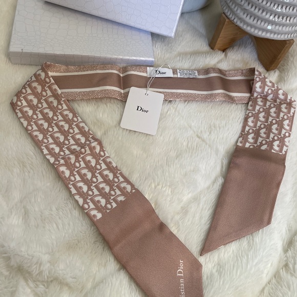 Headband - Picture 4 of 9